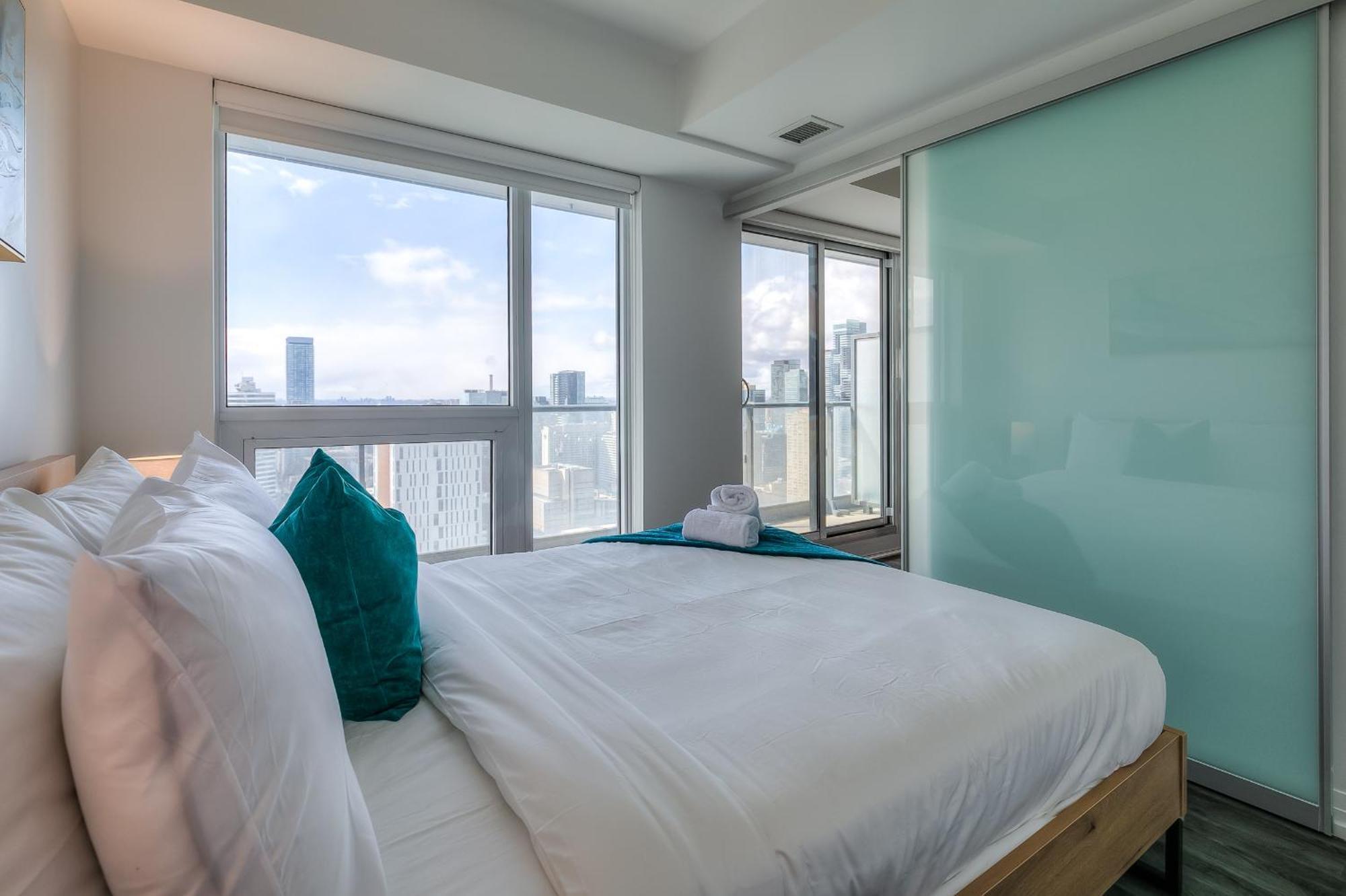 Panorama Suites Downtown Торонто Экстерьер фото