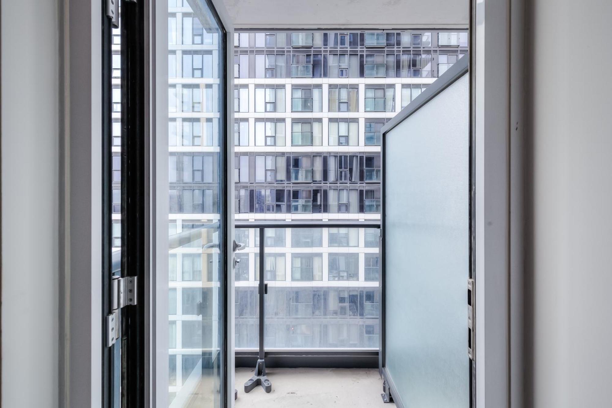 Panorama Suites Downtown Торонто Экстерьер фото