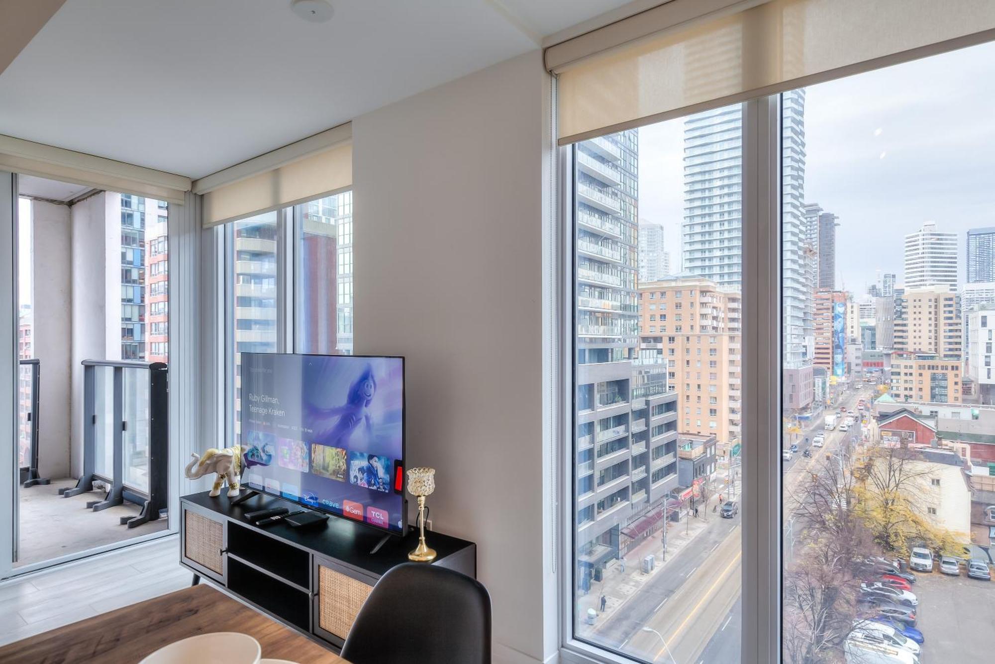 Panorama Suites Downtown Торонто Экстерьер фото