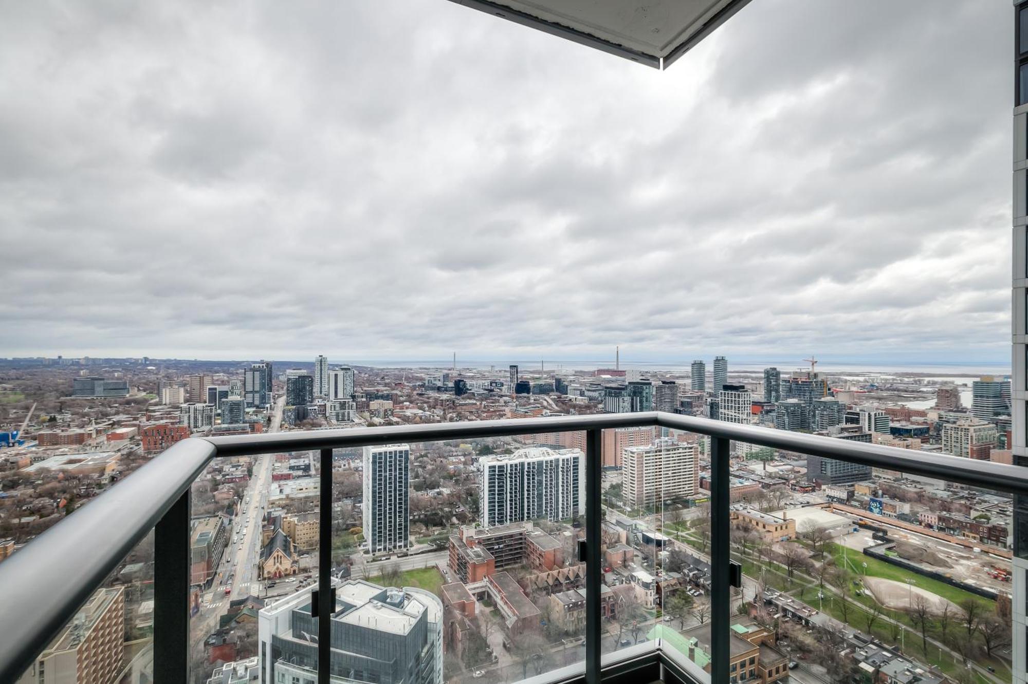 Panorama Suites Downtown Торонто Экстерьер фото